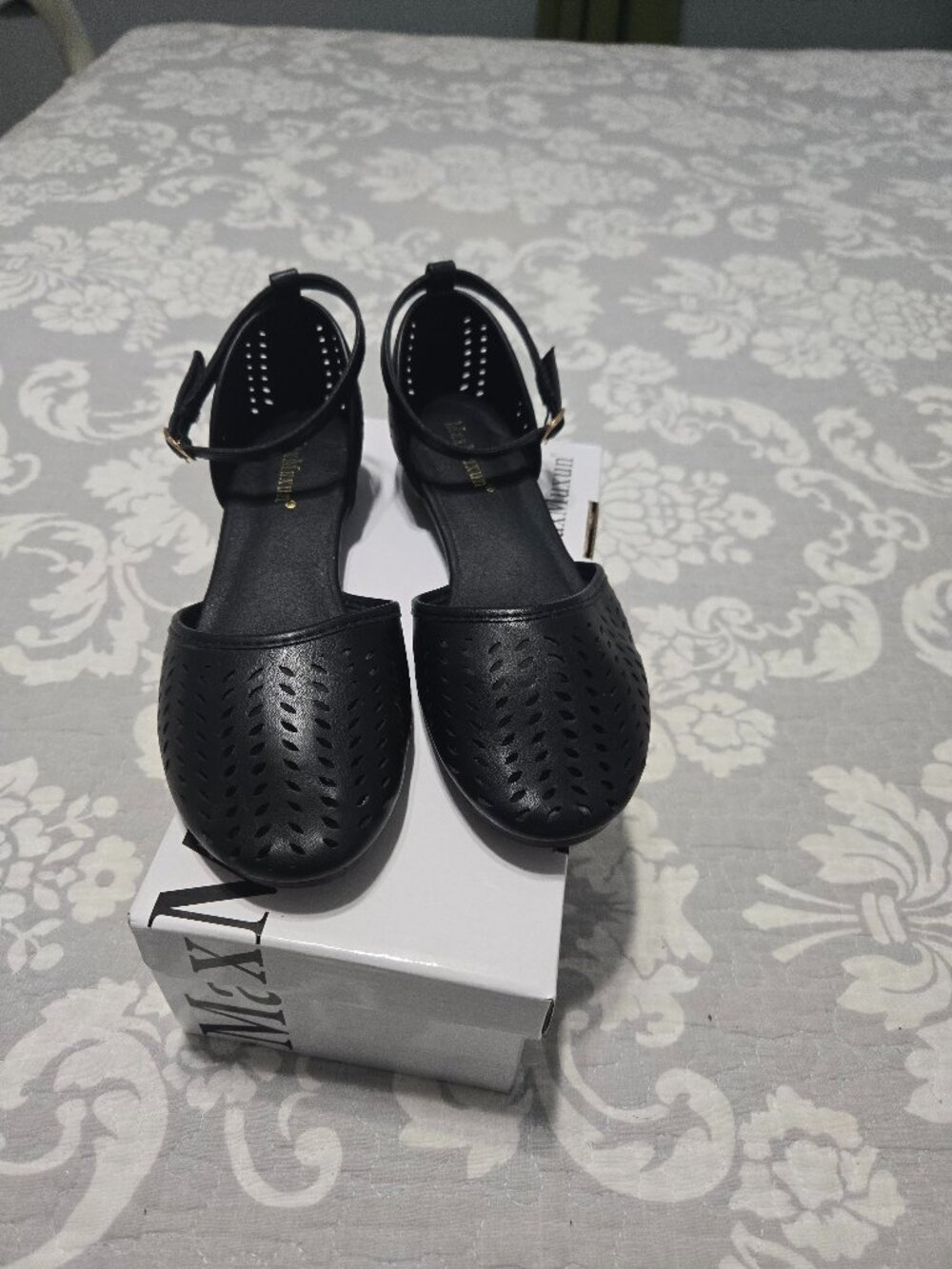 MaxMuxon Women's Size 8 Black Closed Toe Wedge Sandals